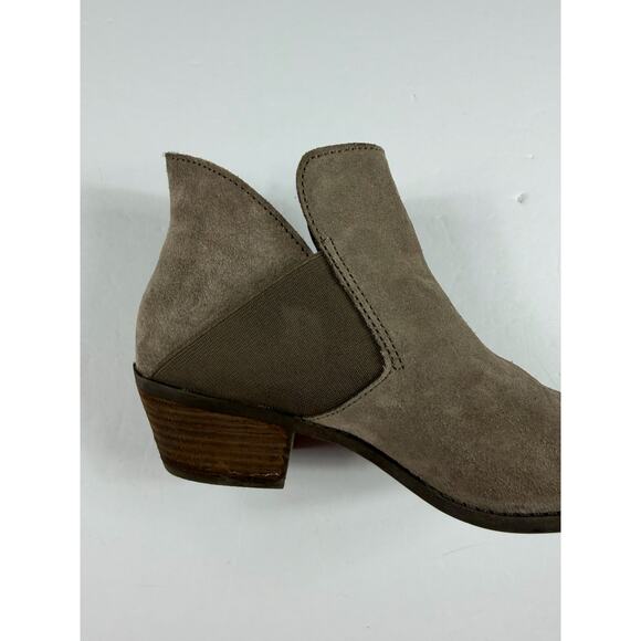 Me Too Suede Taupe Zoey Ankle Booties size 9 Women's - Picture 6 of 13